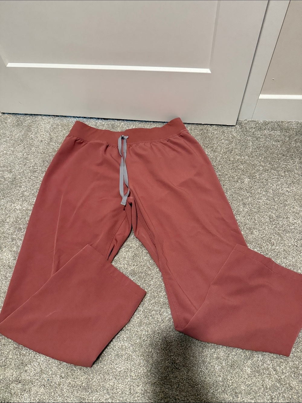 Figs dusty rose scrub pants